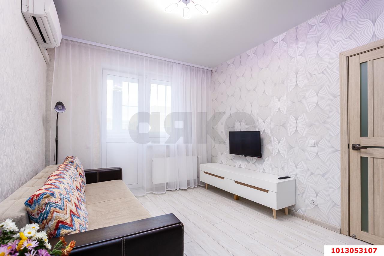 Фото №1: 1-комнатная квартира 40 м² - Краснодар, Светлоград, ул. Красных Партизан, 1/3
