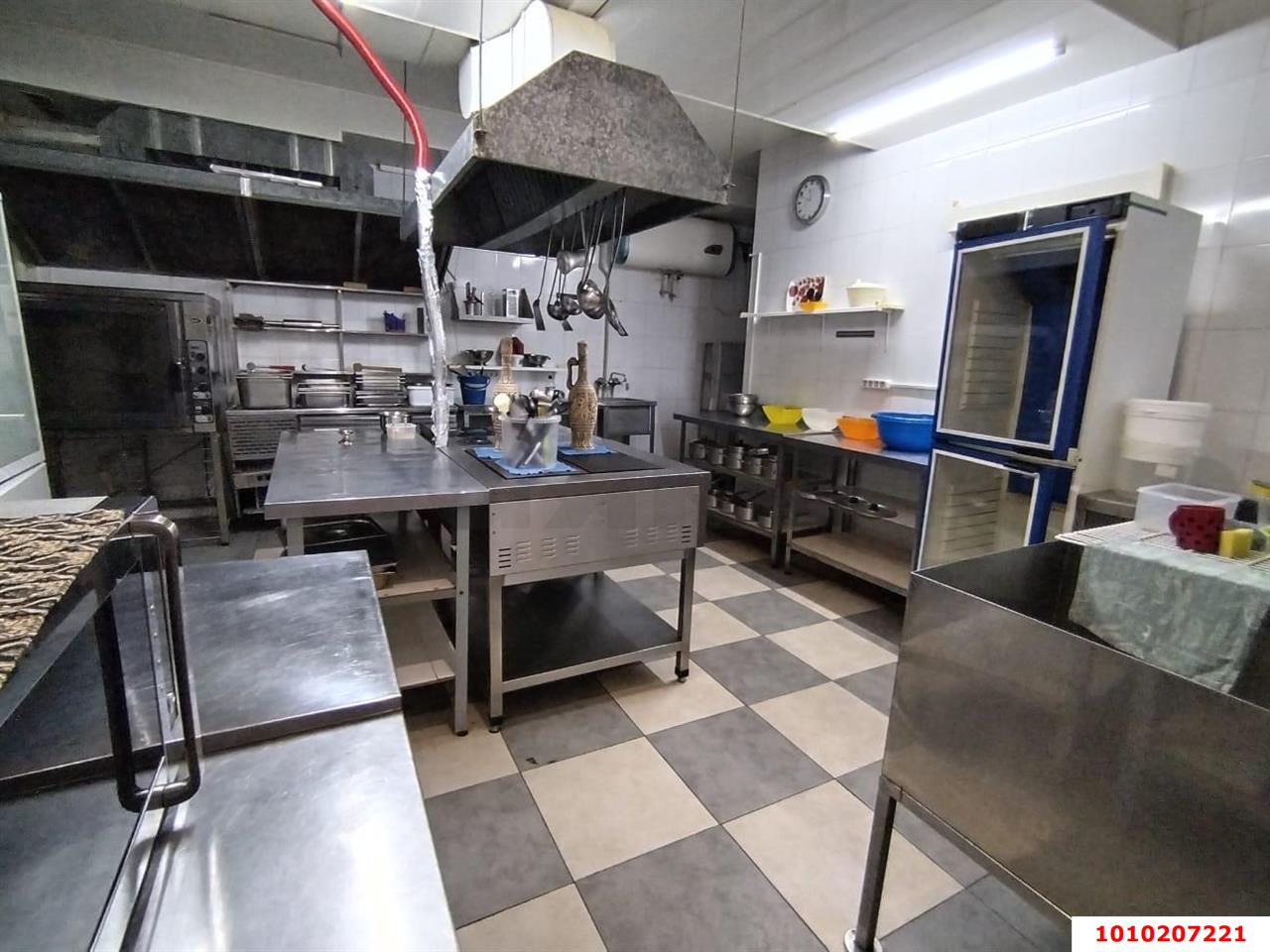 Фото №8: Коммерция 820 м² - Краснодар, Прикубанский внутригородской округ, мкр. Фестивальный, ул. Красных Партизан, 337