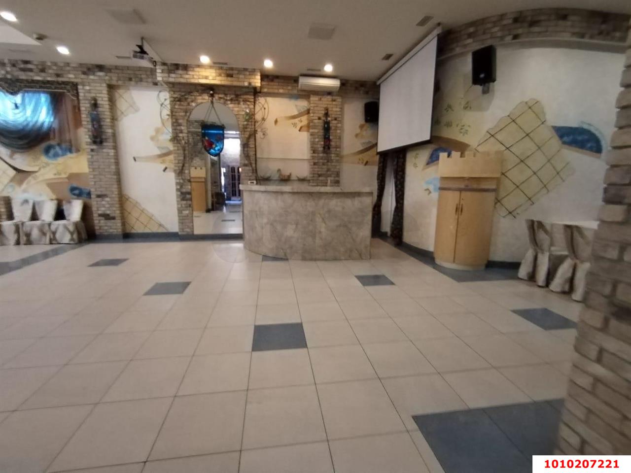 Фото №9: Коммерция 820 м² - Краснодар, Прикубанский внутригородской округ, мкр. Фестивальный, ул. Красных Партизан, 337