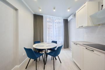 Фото №1: 2-комнатная квартира 74 м² - Краснодар, мкр. Гидростроителей, ул. Парусная, 10к2