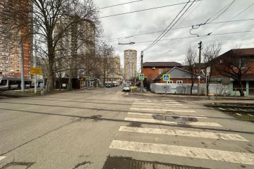 Фото №1: Торговое помещение 380 м² - Краснодар, мкр. 40 лет Победы, ул. Декабристов, 66