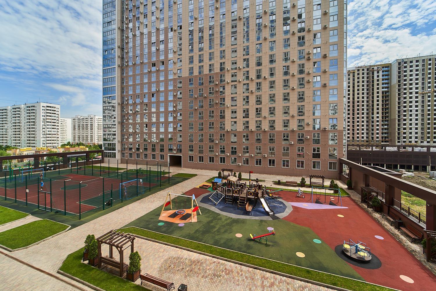 Фото №2: 2-комнатная квартира 60 м² - Краснодар, Прикубанский внутригородской округ, Завод Измерительных Приборов, мкр. жилой комплекс Кубанский, ул. Зиповская, 40