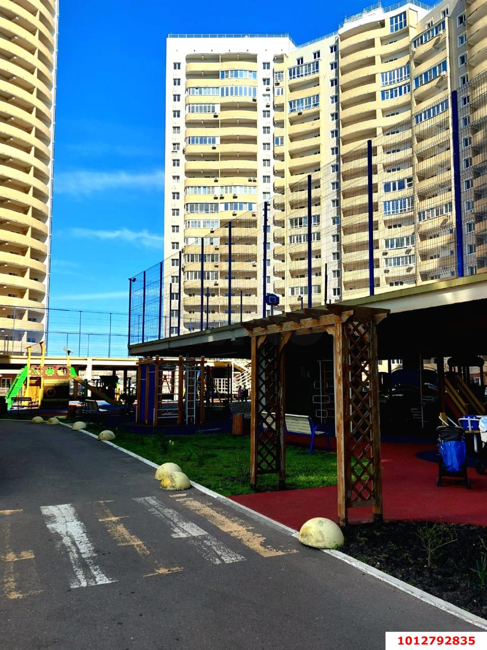 Фото №4: 4-комнатная квартира 121 м² - Краснодар, Центральный внутригородской округ, Дубинка, жилой комплекс Радонеж, мкр. Черёмушки, ул. Вишняковой, 1/23к2