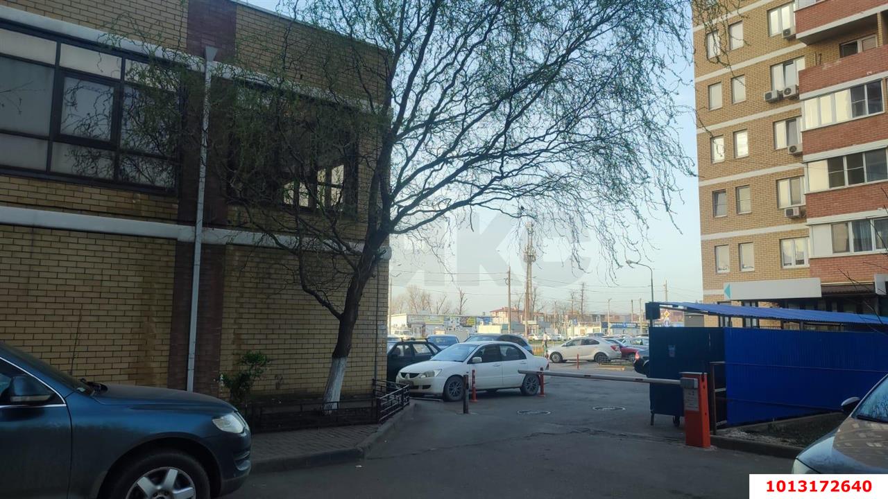 Фото №7: Торговое помещение 439 м² - Краснодар, имени Петра Метальникова, ул. Петра Метальникова, 11