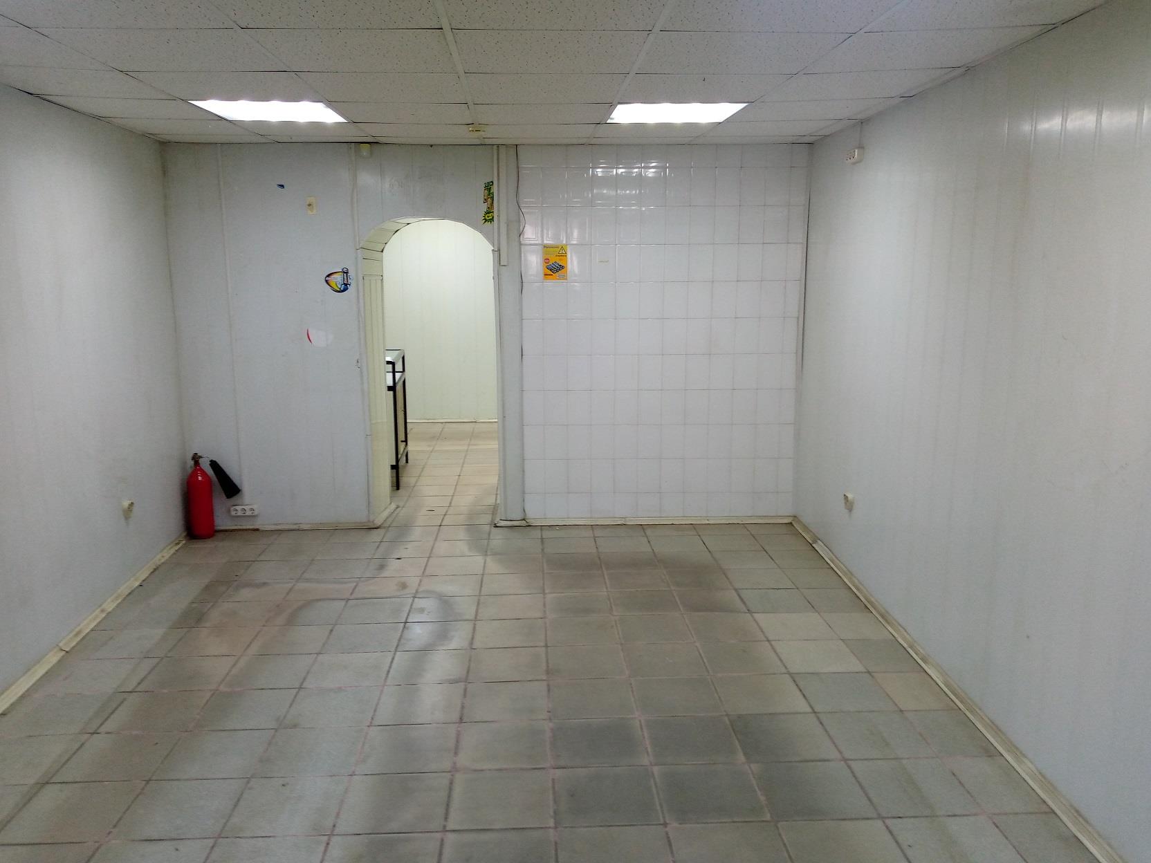 Фото №3: Коммерция 40 м² - Краснодар, Центральный внутригородской округ, мкр. Центральный, ул. Коммунаров, 92