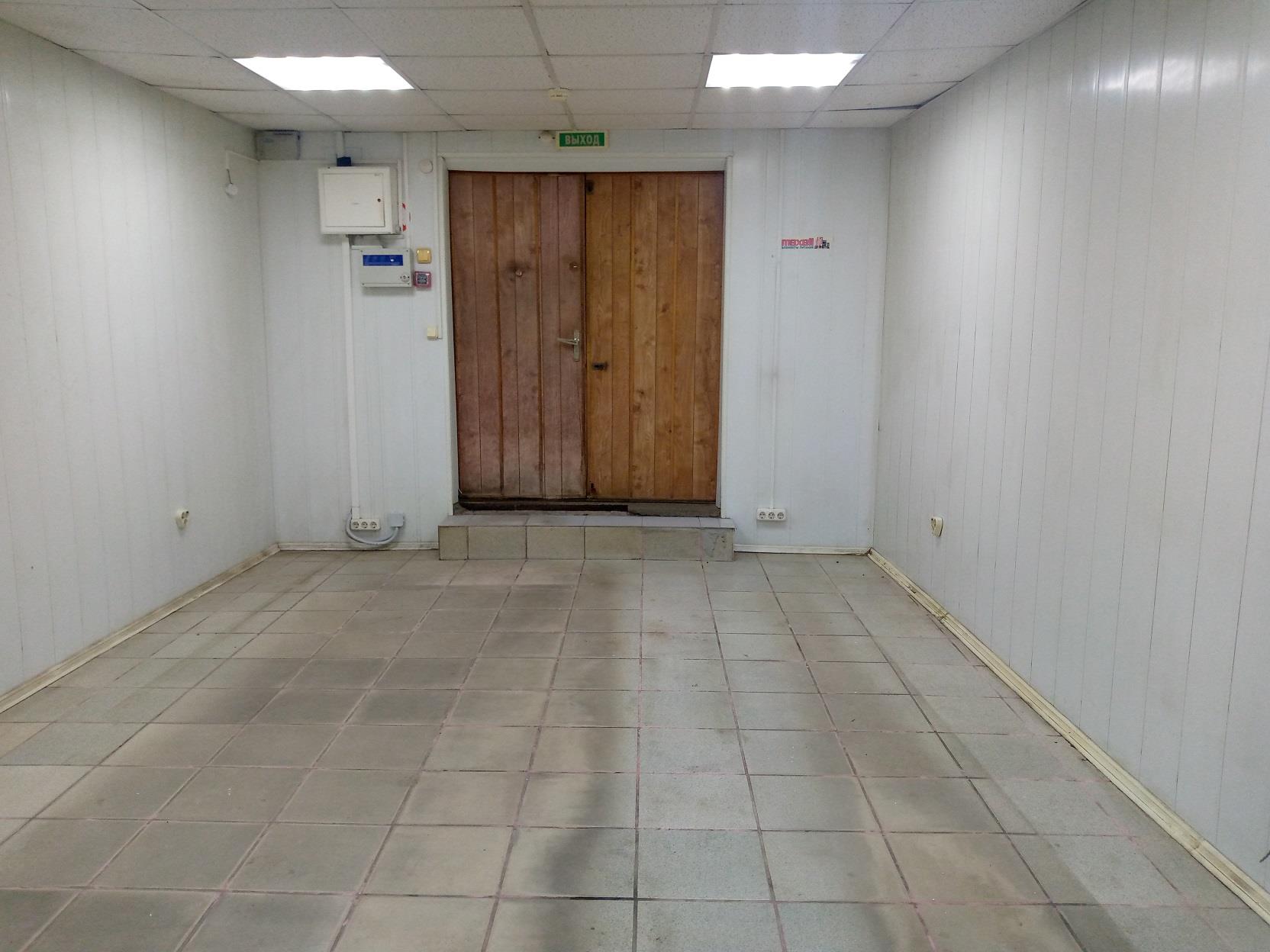 Фото №2: Коммерция 40 м² - Краснодар, Центральный внутригородской округ, мкр. Центральный, ул. Коммунаров, 92