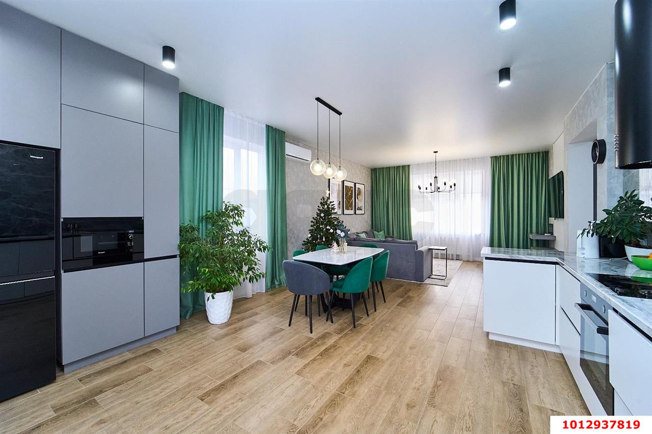 Фото №1: Дом 132 м² + 3.87 сот. - Южный, п. коттеджный  Знание, ул. имени Цезаря Куникова, 2