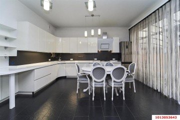 Фото №2: Дом 133 м² - Краснодар, мкр. Центральный, ул. Кубанская Набережная, 256