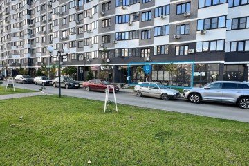 Фото №3: Торговое помещение 76 м² - Краснодар, мкр. жилой комплекс Дружный, б-р Адмиралтейский, 3к3