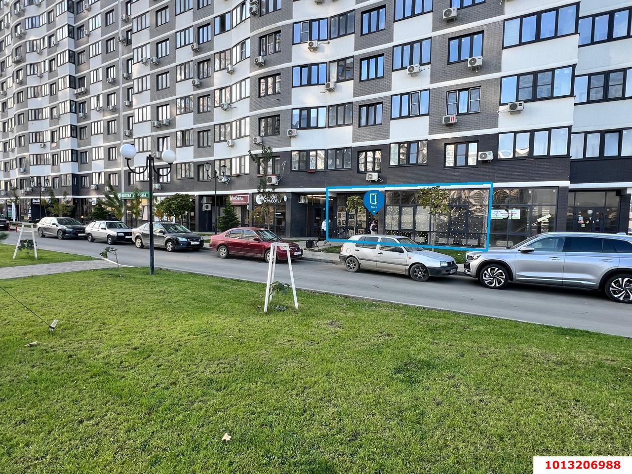 Фото №3: Торговое помещение 76 м² - Краснодар, жилой комплекс Дружный, б-р Адмиралтейский, 3к3