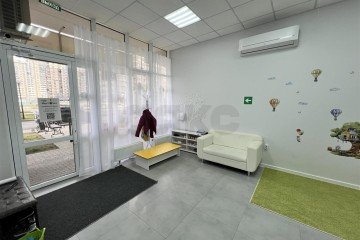 Фото №5: Торговое помещение 76 м² - Краснодар, мкр. жилой комплекс Дружный, б-р Адмиралтейский, 3к3