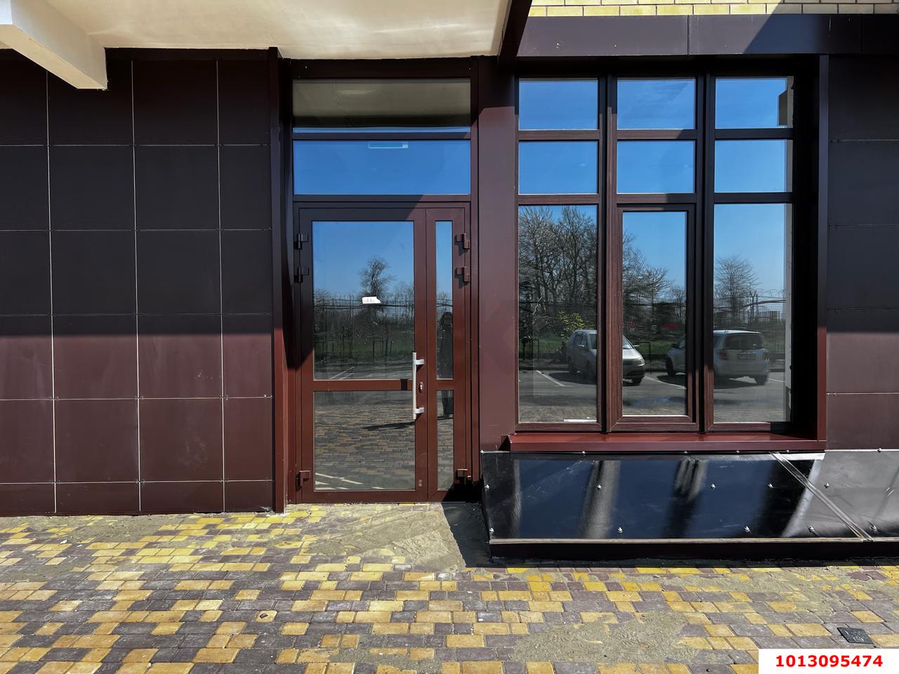 Фото №3: Торговое помещение 49 м² - Краснодар, Молодёжный, ул. Дубравная, 1