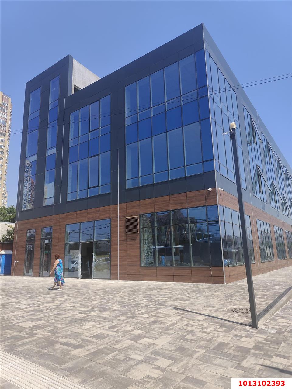 Фото №1: Коммерция 350 м² - Краснодар, жилой комплекс Симфония, Прикубанский внутригородской округ, мкр. 40 лет Победы, ул. Российская, 72/1к1