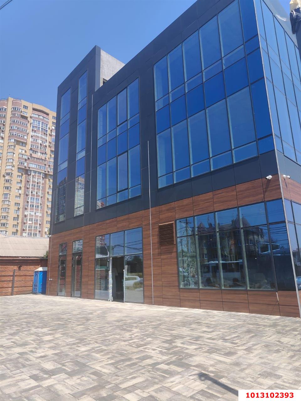 Фото №3: Торговое помещение 572 м² - Краснодар, жилой комплекс Симфония, ул. Российская, 72/1к1