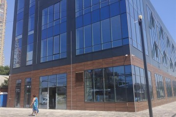 Фото №1: Торговое помещение 572 м² - Краснодар, мкр. жилой комплекс Симфония, ул. Российская, 72/1к1