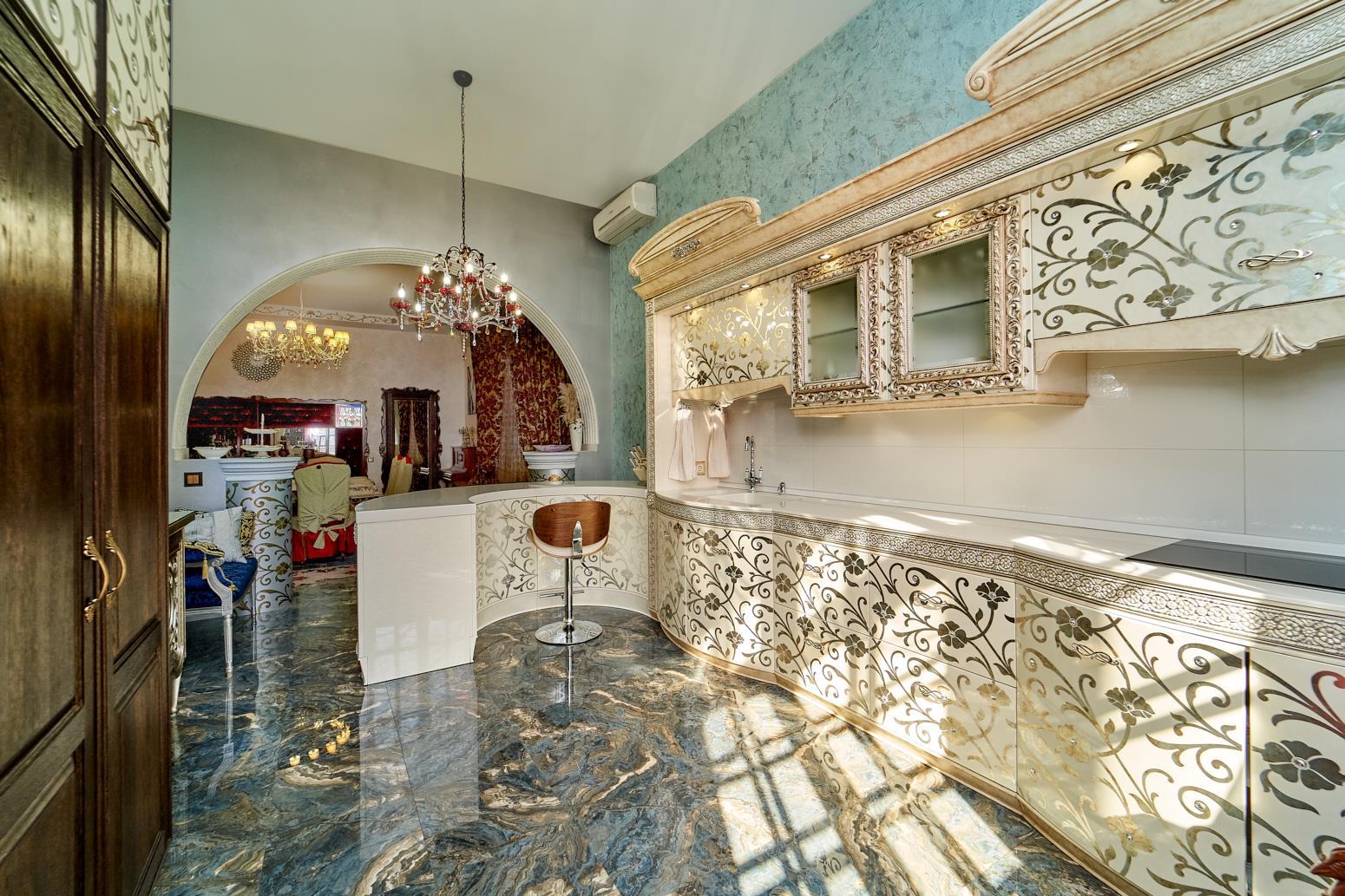 Фото №1: Дом 1000 м² + 8.73 сот. - Краснодар, Западный внутригородской округ, мкр. Кожзавод, ул. Кропоткина, 4