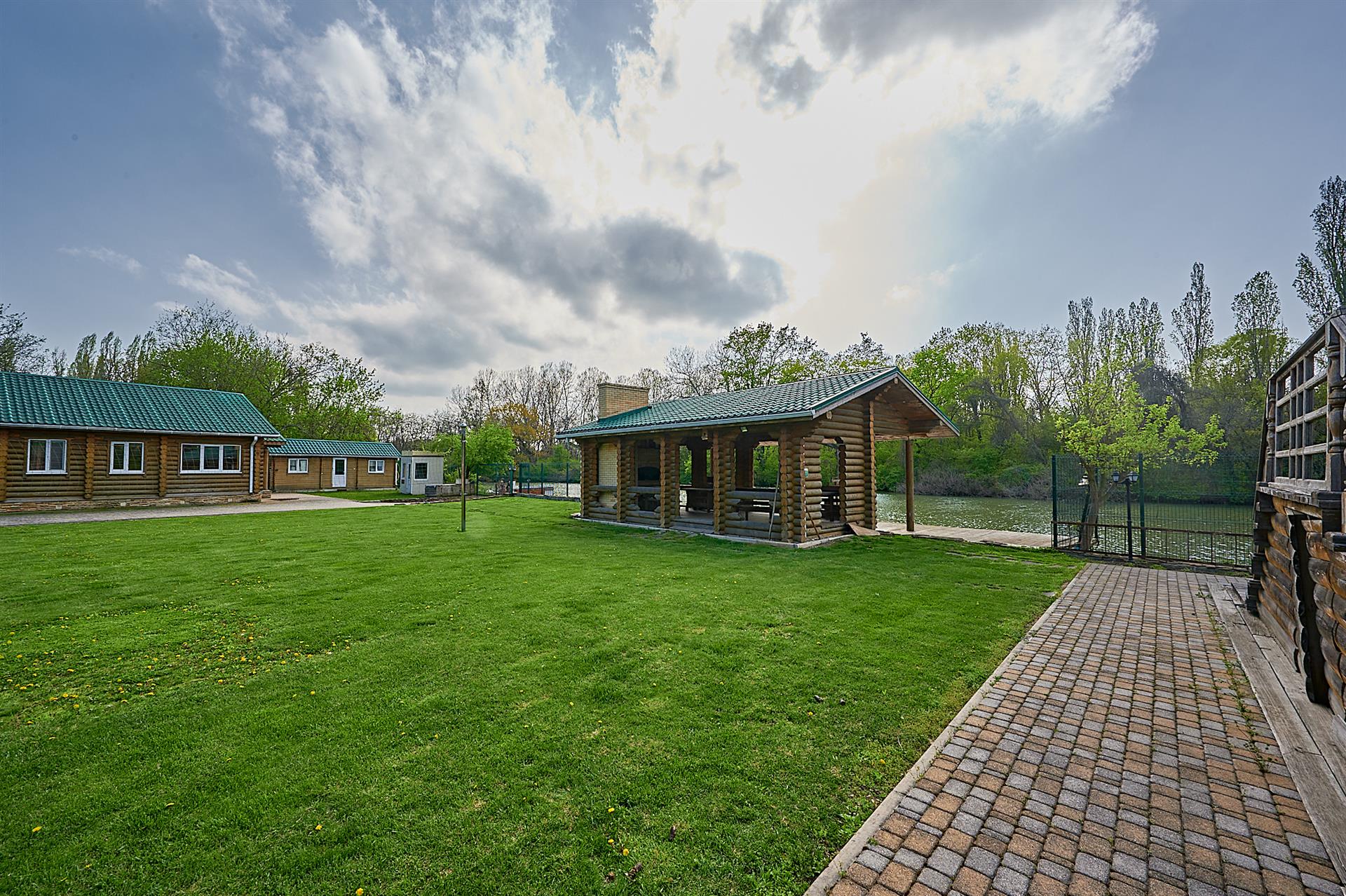 Фото №3: Коммерция 650 м² - Краснодар, мкр. Карасунский внутригородской округ, ул. Трамвайная, 2Г/1