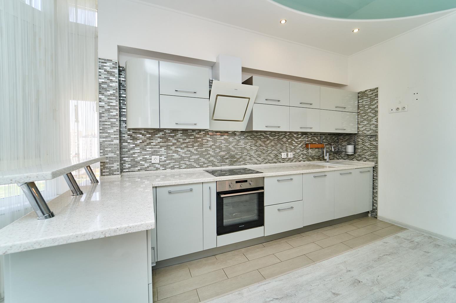 Фото №1: 2-комнатная квартира 73 м² - Краснодар, Прикубанский внутригородской округ, Фестивальный, жилой комплекс Екатеринодар, мкр. Солнечный, ул. Архитектора Петина, 14