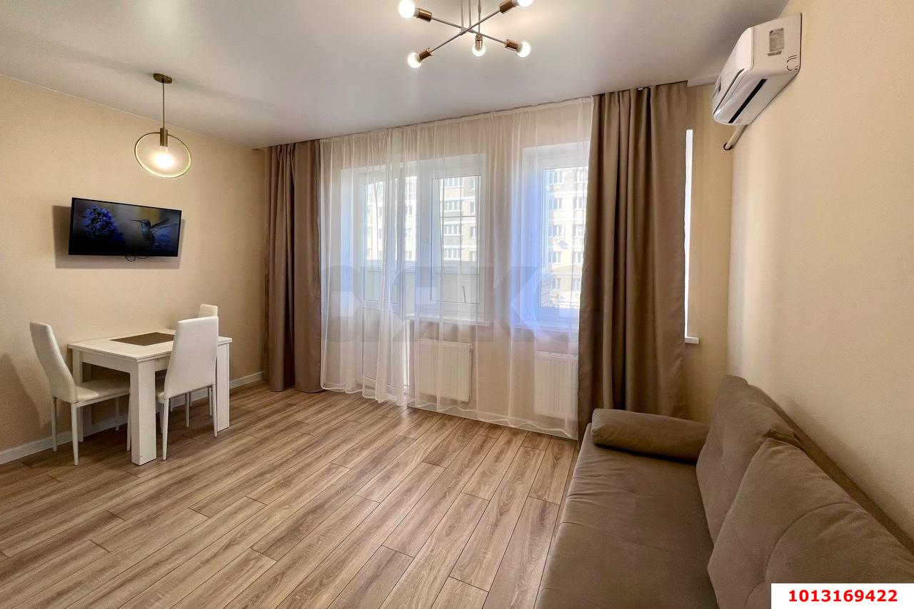 Фото №3: Студия <span class="whitespace-nowrap">26 м²</span>, <span class="whitespace-nowrap">8/18 эт.</span> - Краснодар, Прикубанский внутригородской округ, мкр. ЖК Красная Площадь, ул. им. Мурата Ахеджака, 12к8