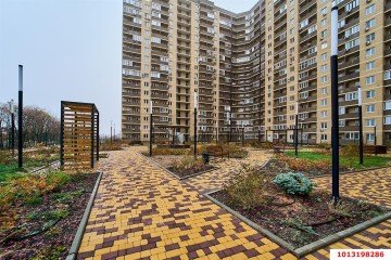 Фото №1: 3-комнатная квартира 82 м² - Краснодар, мкр. Молодёжный, ул. Дубравная, 1