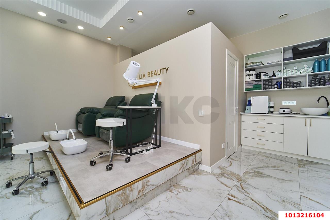 Фото №7: Торговое помещение 69 м² - Краснодар, жилой комплекс Red777, ул. Адмирала Крузенштерна, 5к1