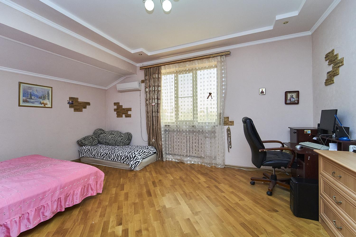 Фото №11: Дом 439 м² + 16 сот. - Новотитаровская, ул. Продольная, 54