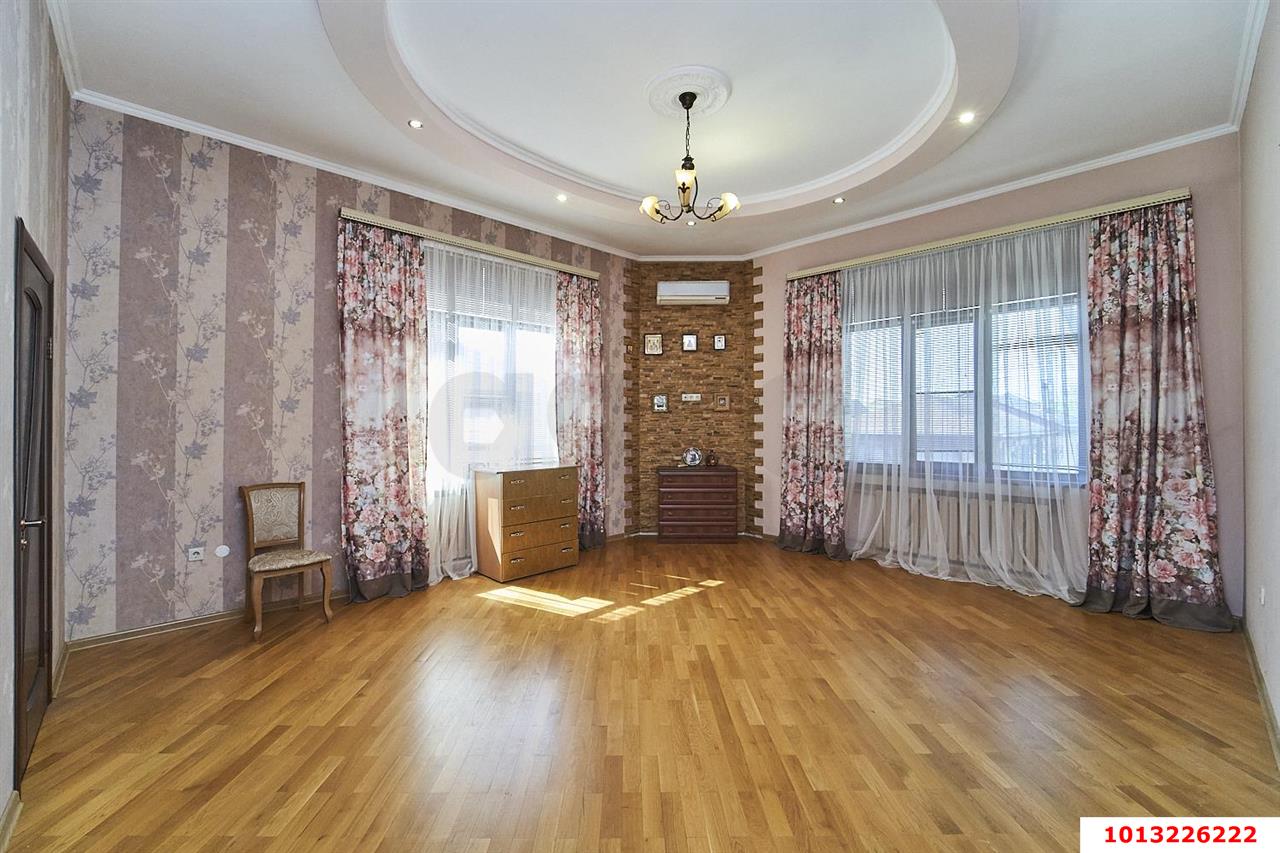 Фото №10: Дом 439 м² + 16 сот. - Новотитаровская, ул. Продольная, 54