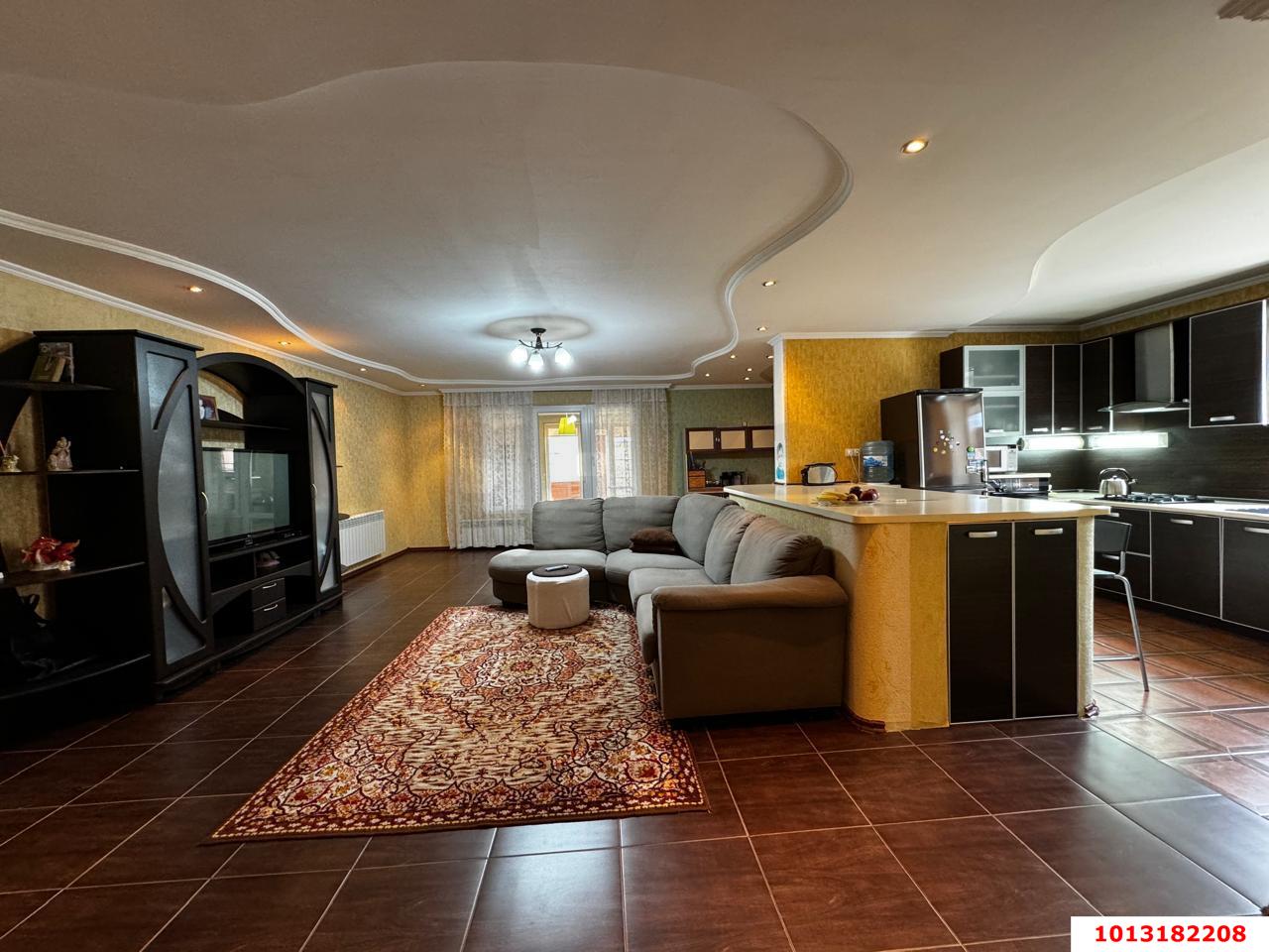 Фото №1: Дом 187 м² + 4.2 сот. - Динская, ул. Гоголя, 66