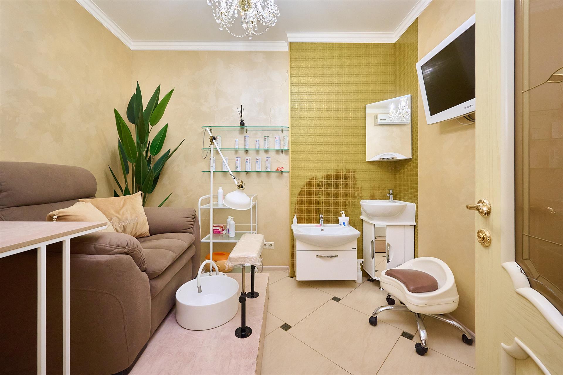 Фото №6: Коммерция 115 м² - Краснодар, жилой комплекс Европейский, Кожзавод, мкр. Западный внутригородской округ, ул. Кожевенная, 24