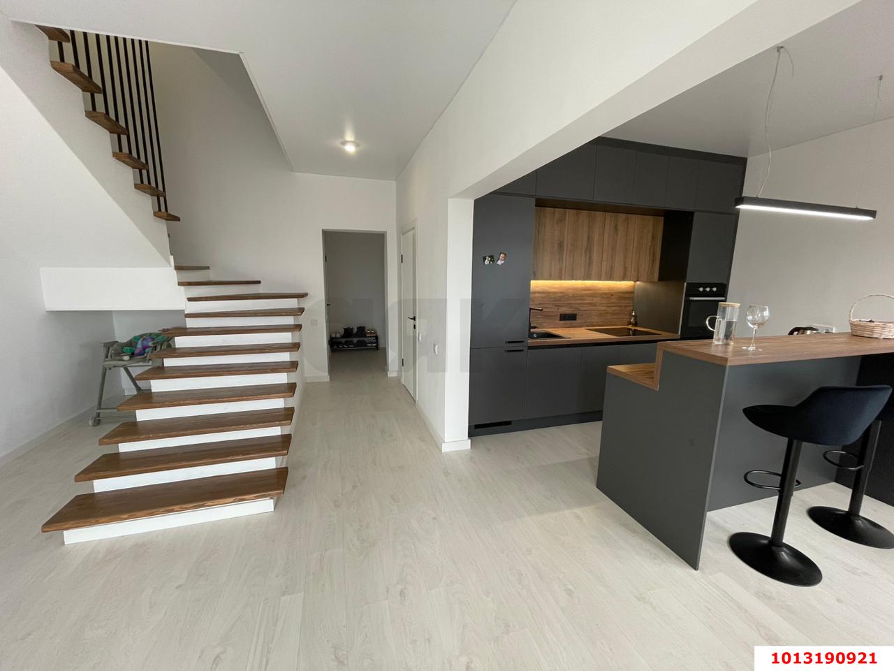 Фото №1: Дом 196 м² + 4.2 сот. - Краснодар, ул. Пригородная, 25