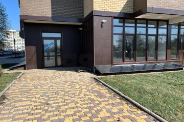 Фото №1: Торговое помещение 61 м² - Краснодар, мкр. Прикубанский внутригородской округ, ул. Дубравная, 1