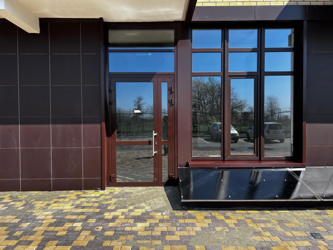 Фото №6: Коммерция 61 м² - Краснодар, Молодёжный, мкр. Прикубанский внутригородской округ, ул. Дубравная, 1