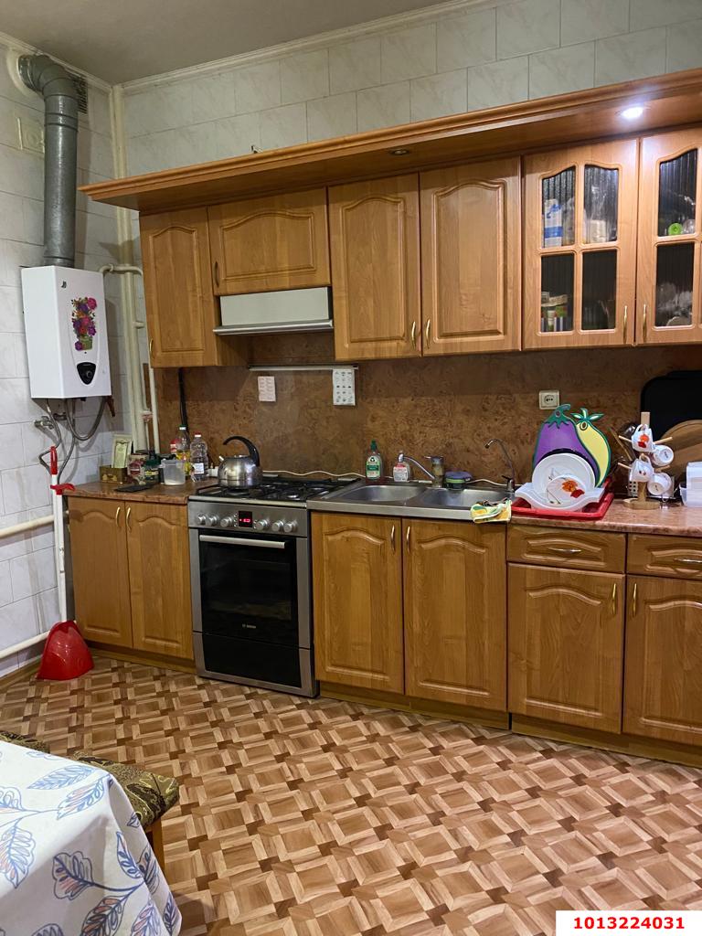 Фото №13: Дом 335 м² + 8 сот. - Кореновск, 2-й квартал, ул. Красная, 27