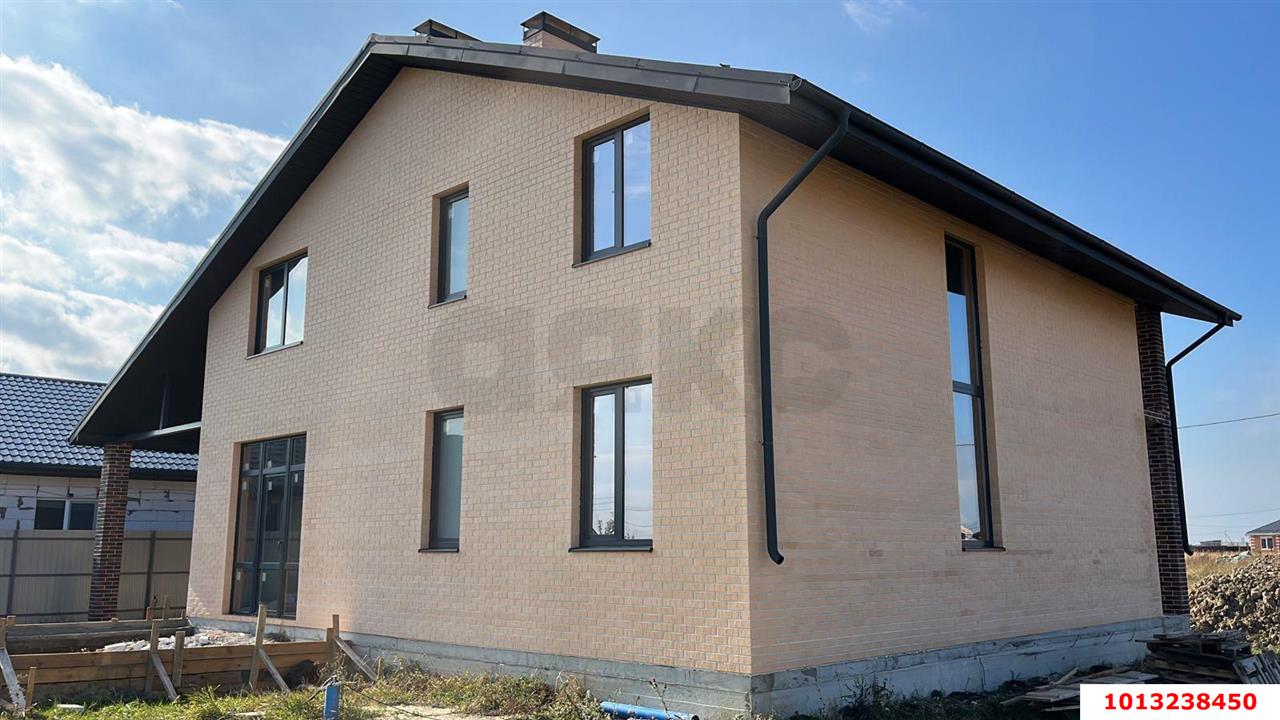 Фото №3: Дом 222 м² + 10 сот. - Новотитаровская, ул. Дорошенкова, 48