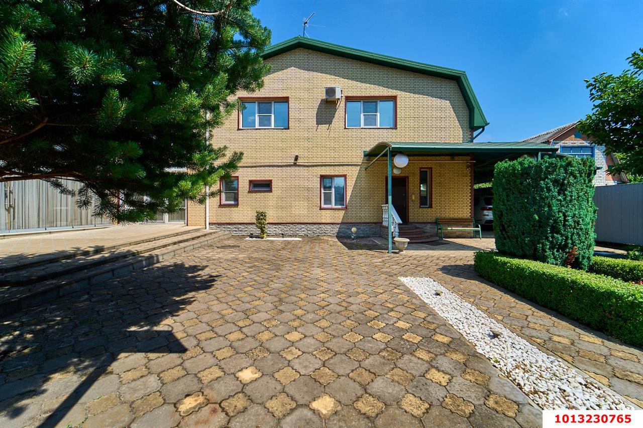Фото №3: Дом <span class="whitespace-nowrap">200 м²</span> <span class="whitespace-nowrap">+ 4.13 сот.</span>, <span class="whitespace-nowrap">2 эт.</span> - Знаменский, Карасунский внутригородской округ, мкр. СТ Рассвет, ул. Вишнёвая, 391