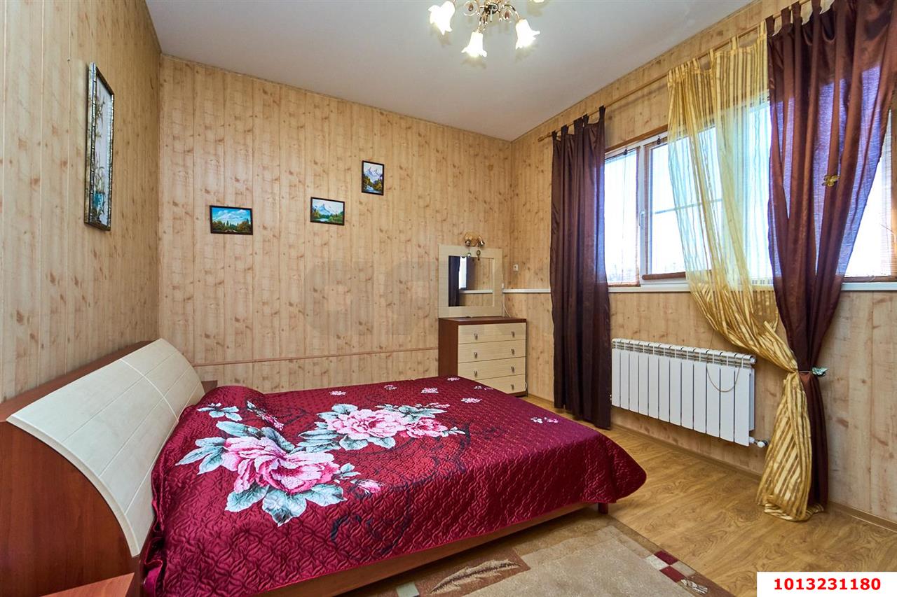 Фото №20: Дом <span class="whitespace-nowrap">451 м²</span> <span class="whitespace-nowrap">+ 8.3 сот.</span>, <span class="whitespace-nowrap">2 эт.</span> - Знаменский, Карасунский внутригородской округ, мкр. СНТ Восход, ул. Виноградная, 576