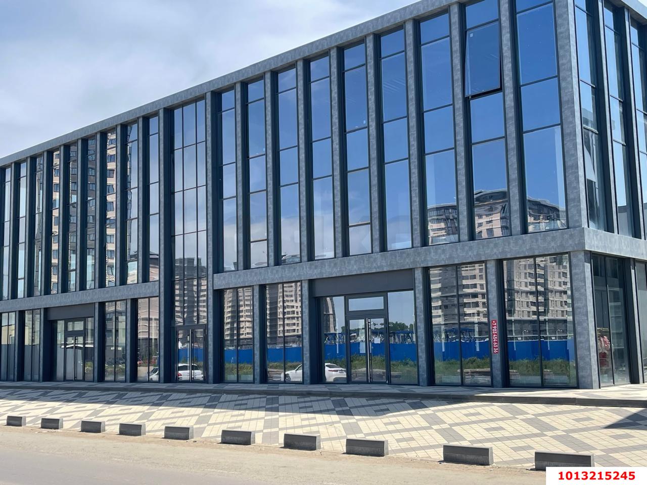Фото №1: Отдельное здание 5000 м² - Краснодар, Прикубанский внутригородской округ, ул. Дмитрия Есаулко, 37