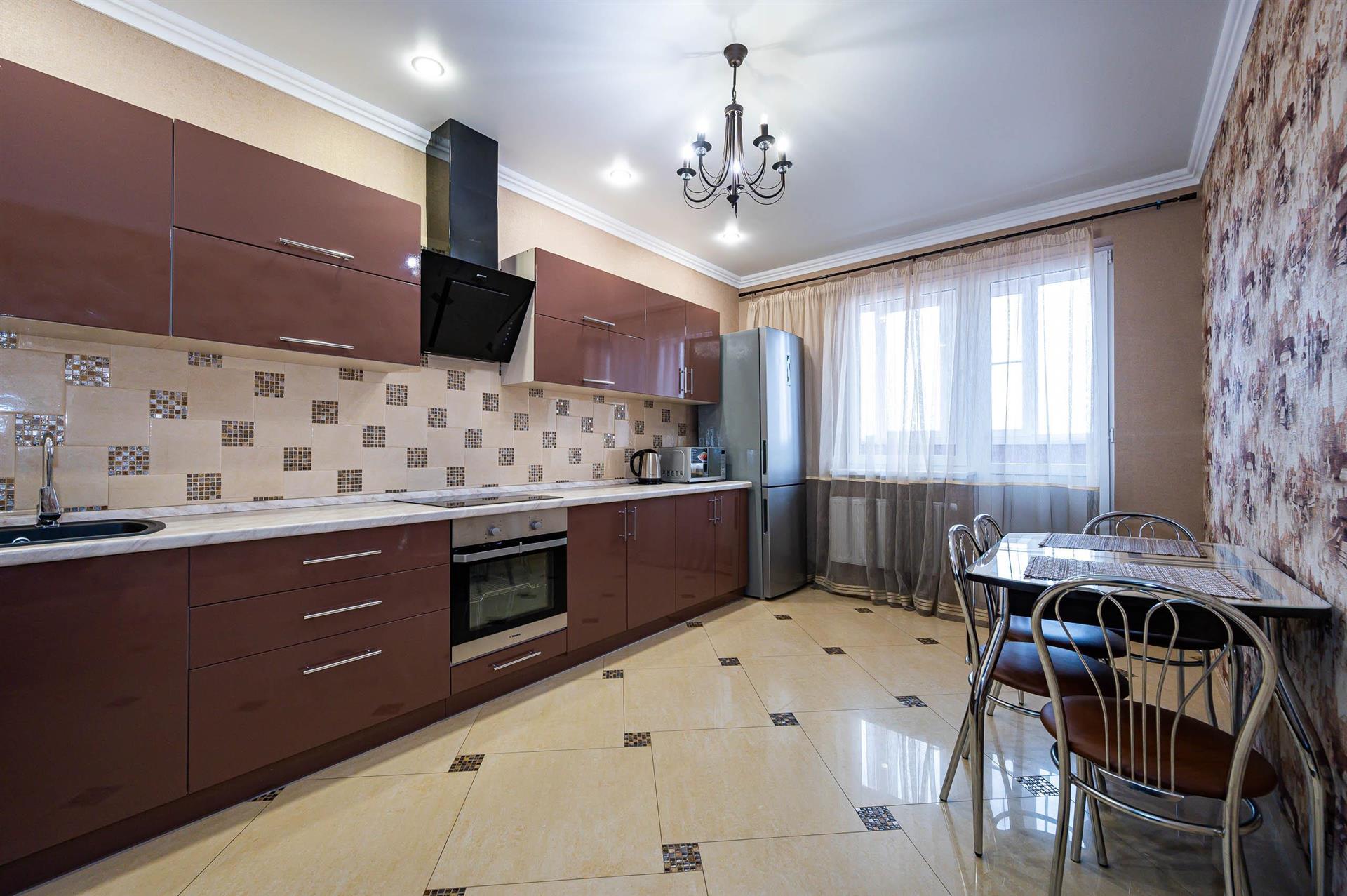 Фото №1: 2-комнатная квартира 78 м² - Краснодар, Центральный внутригородской округ, мкр. Школьный, ул. 9 Мая, 48/1к2