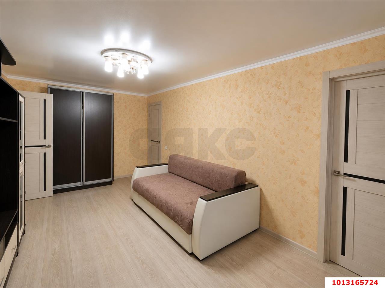 Фото №3: 2-комнатная квартира <span class="whitespace-nowrap">45 м²</span>, <span class="whitespace-nowrap">4/5 эт.</span> - Краснодар, Центральный внутригородской округ, Покровка, мкр. Центральный, ул. Щорса, 3А