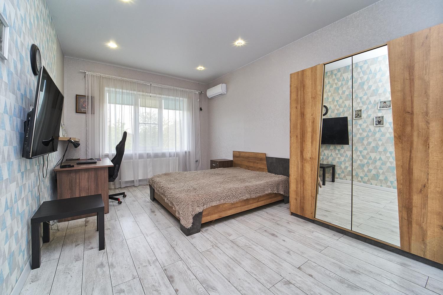 Фото №11: Дом 270 м² + 10 сот. - Краснодар, ул. Сергиевская, 21