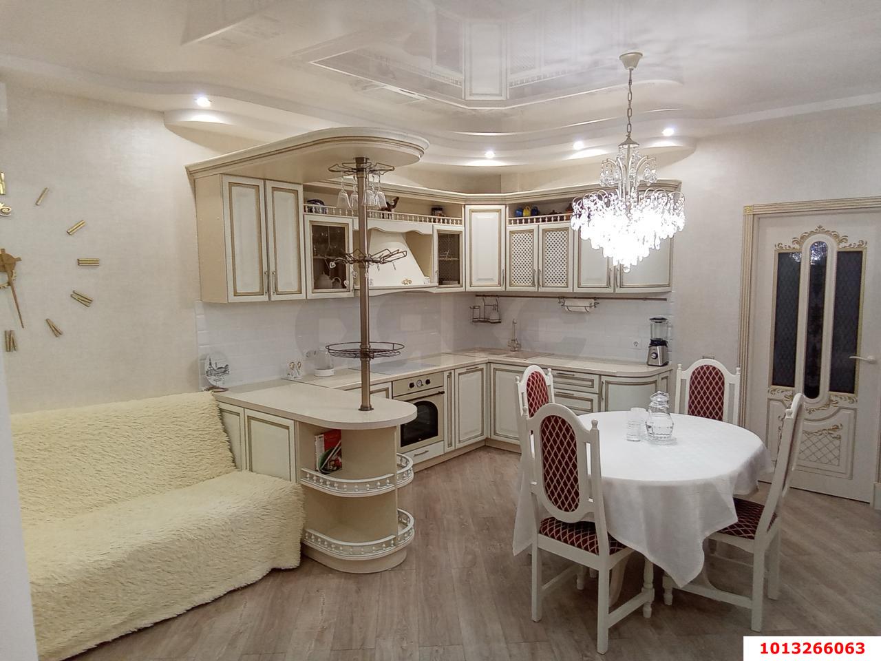 Фото №1: 2-комнатная квартира 74 м² - Краснодар, жилой комплекс Симфония, ул. Российская, 72/6