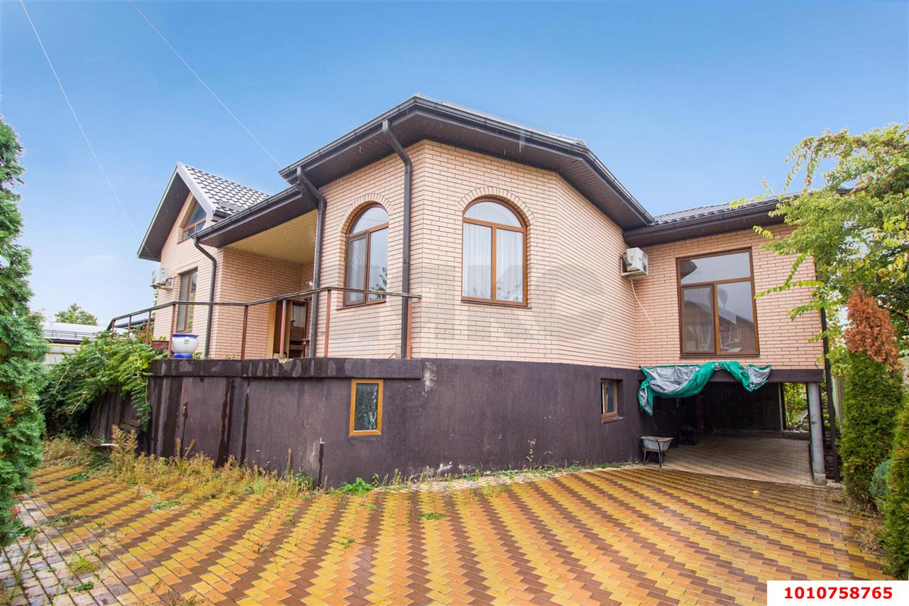 Фото №1: Дом 280 м² + 8 сот. - Краснодар, мкр. Прикубанский внутригородской округ, ул. Романовская, 33