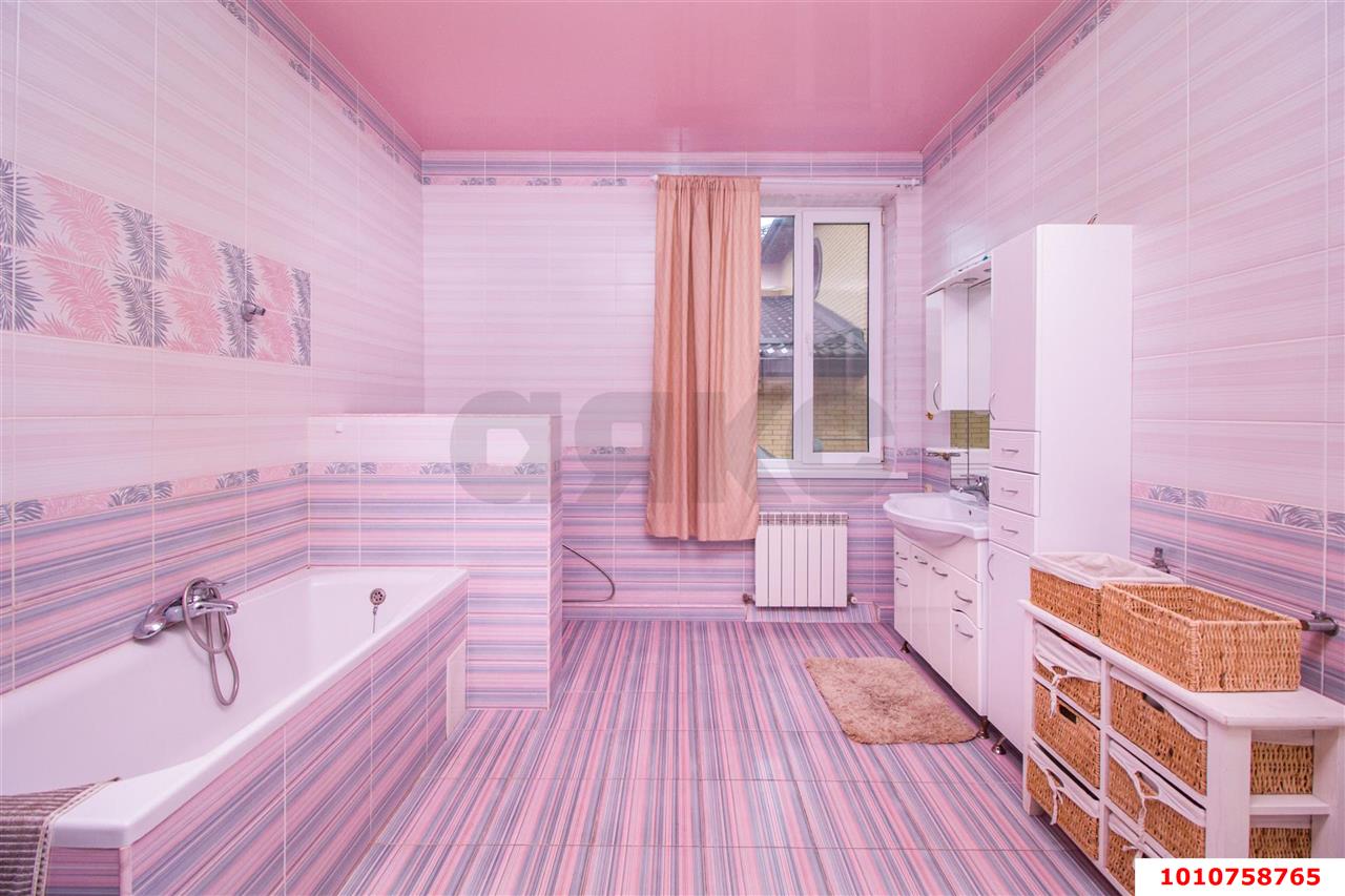 Фото №18: Дом 280 м² + 8 сот. - Краснодар, мкр. Прикубанский внутригородской округ, ул. Романовская, 33