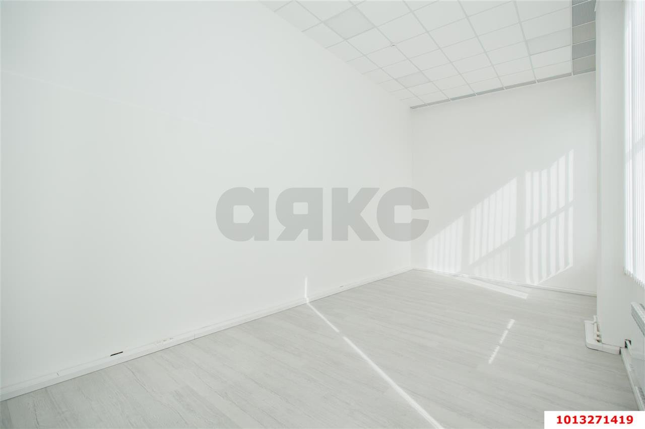 Фото №7: Офисное помещение 585 м² - Краснодар, Центральный, ул. Коммунаров, 268