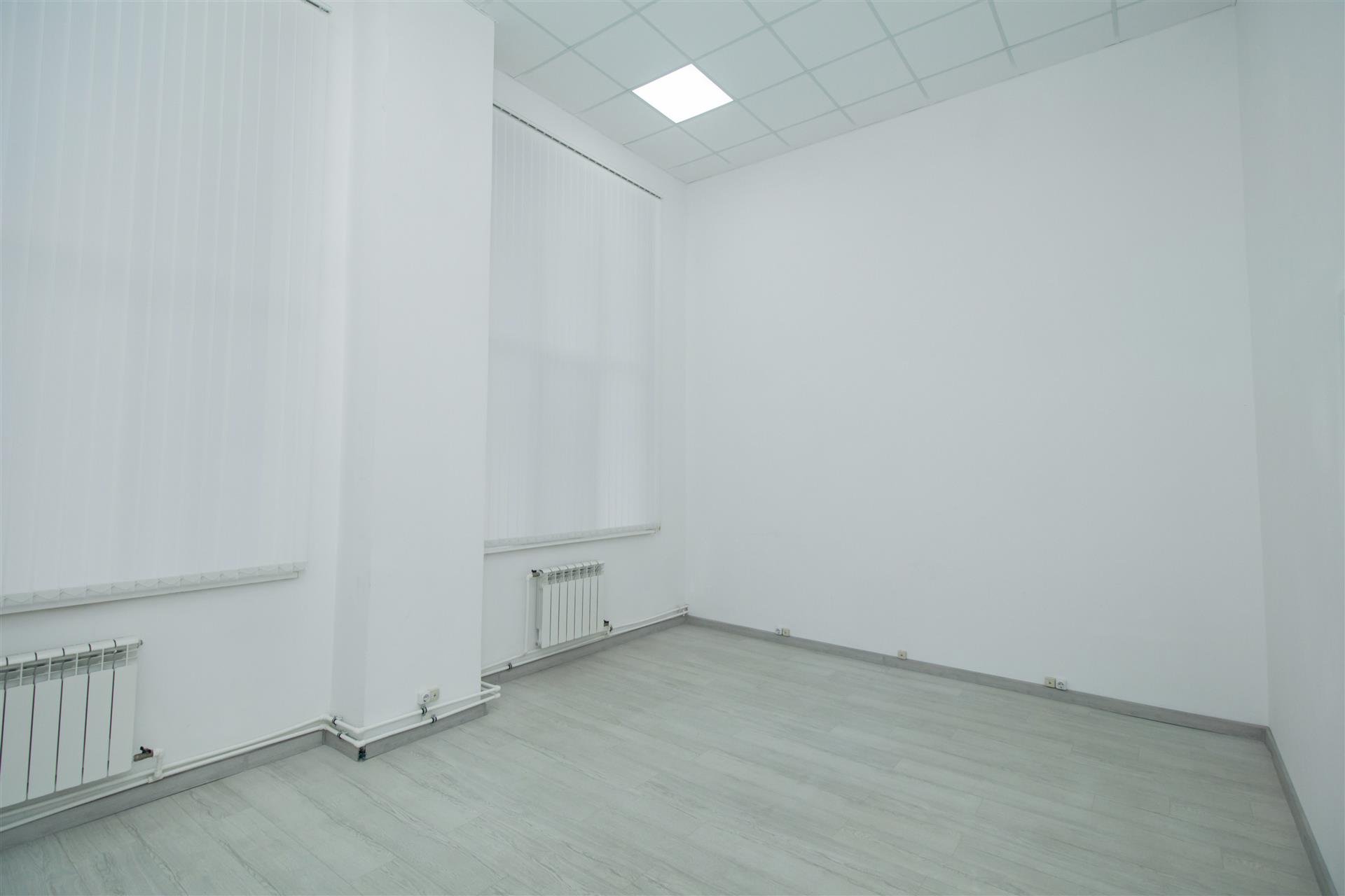 Фото №2: Коммерция 585 м² - Краснодар, Центральный, мкр. Центральный внутригородской округ, ул. Коммунаров, 268