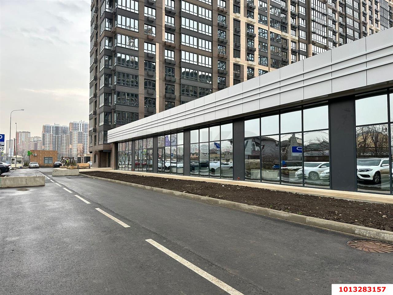 Фото №3: Торговое помещение 150 м² - Краснодар, Плодородный-2, ул. Столыпинская, 22