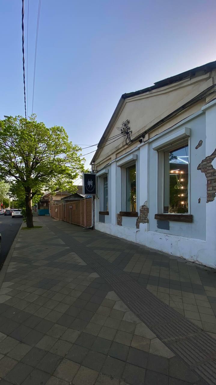 Фото №1: Коммерция 80 м² - Краснодар, Центральный внутригородской округ, мкр. Центральный, ул. Митрофана Седина, 99