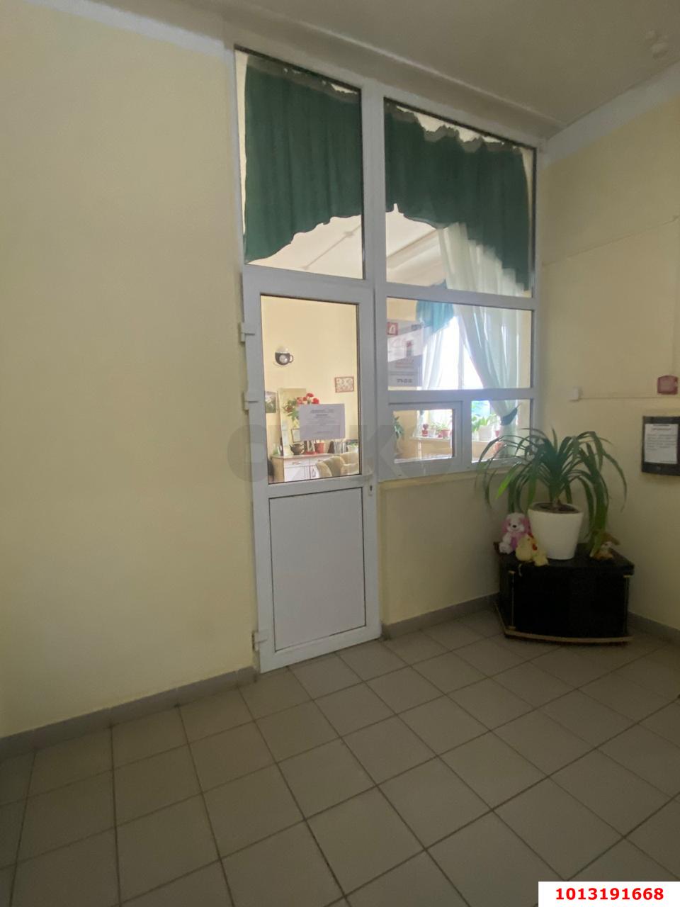 Фото №2: Комната 19 м² - Краснодар, Юбилейный, ул. 70-летия Октября, 15