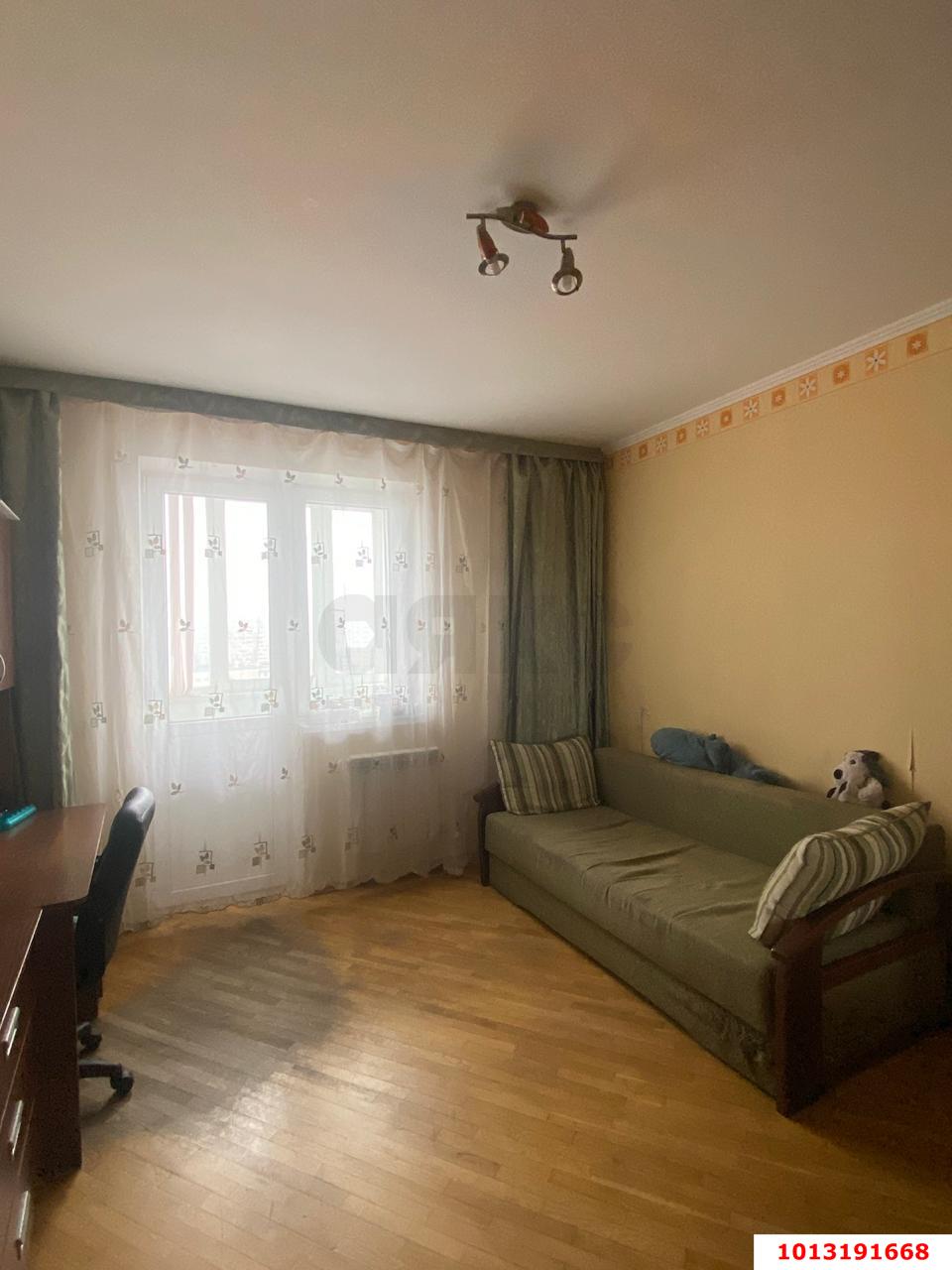 Фото №7: Комната 19 м² - Краснодар, Юбилейный, ул. 70-летия Октября, 15