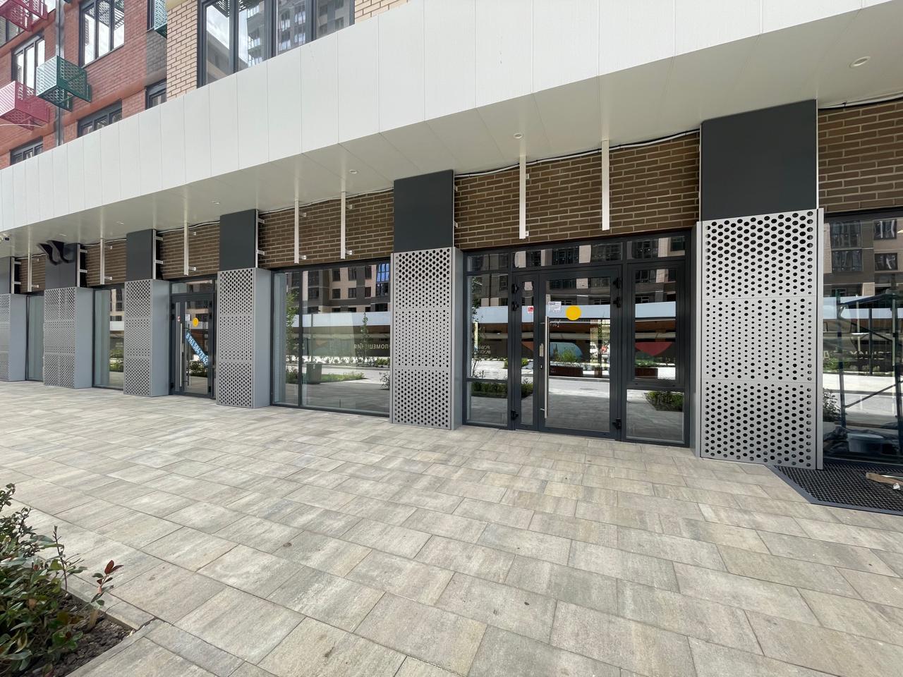 Фото №2: Коммерция 220 м² - Знаменский, Карасунский внутригородской округ, мкр. Родные Просторы, ул. Природная, 10Б